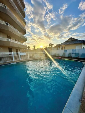 Ulkouima-allas, lämmitetty uima-allas