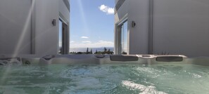 Bain à remous extérieur