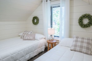 4 bedrooms, WiFi, bed sheets