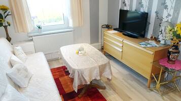 1 bedroom, cots/infant beds, WiFi, bed sheets