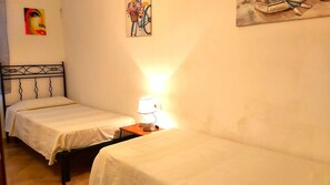 2 Schlafzimmer, Bügeleisen/Bügelbrett, Reisekinderbett, kostenloses WLAN