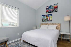 2 slaapkamers, een bureau, een strijkplank/strijkijzer, wifi