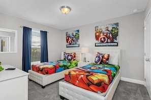6 bedrooms, laptop workspace, iron/ironing board, bed sheets - Posh and Roomy Home With Spa Near Disneyworld, CDC Standards #6st345 (Davenport)