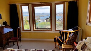 4 Schlafzimmer, Schreibtisch, Bügeleisen/Bügelbrett, Reisekinderbett