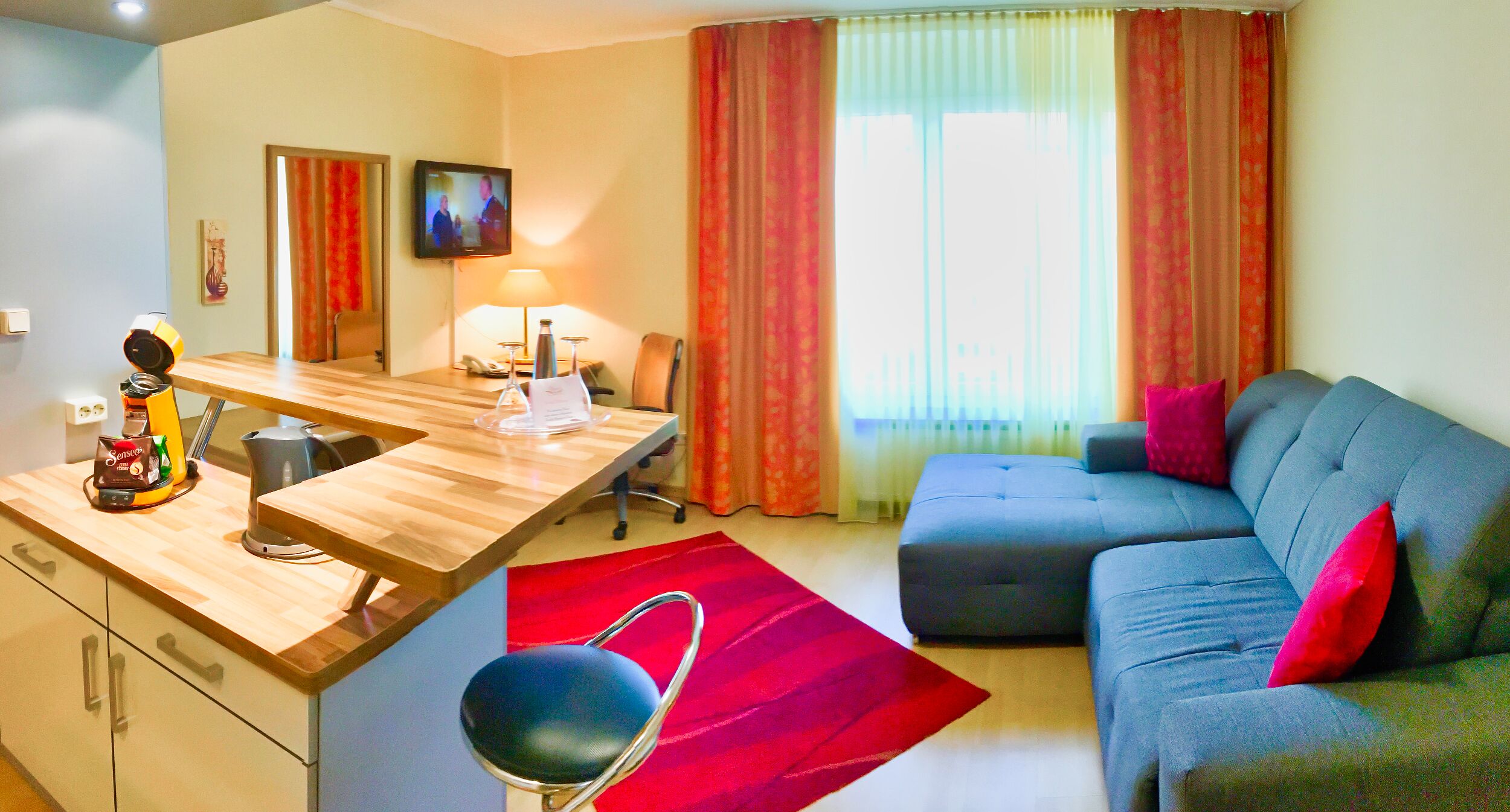 Comfort Suite | Private kitchen | Shared fridge, coffee/tea maker, highchair