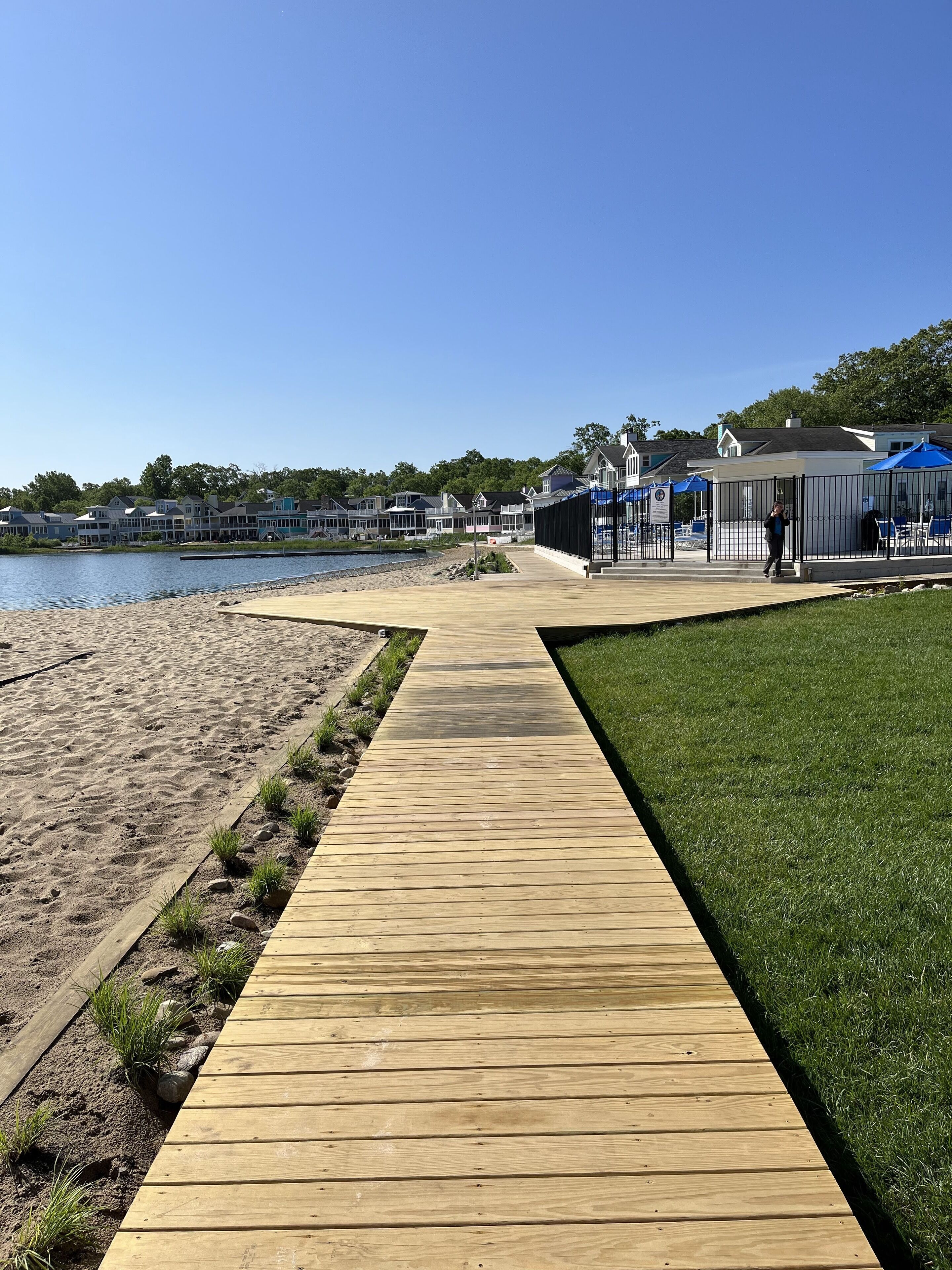 Boardwalk to pool