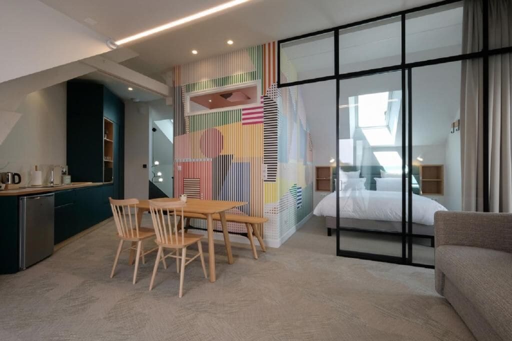 comfort apartment | living area | flat-screen tv