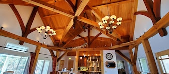 Pet-Friendly Keowee lakefront luxury home w/dock, 5BR, kayaks, stone fire pit