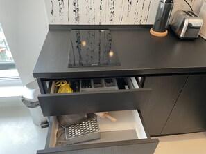 Fridge, microwave, oven, stovetop - Fancy Westpark 2 Residence Lakeview W7 (București)