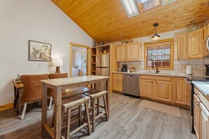 Fridge, microwave, oven, stovetop - Fall River Hideaway • Private Hot Tub • Close to RMNP (Estes Park)