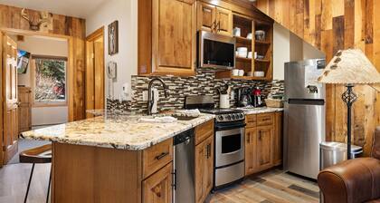 Creekside Suite 03 River View!