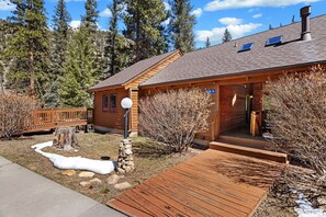Exterior - Fall River Suite • Fireplace • Close to RMNP (Estes Park)