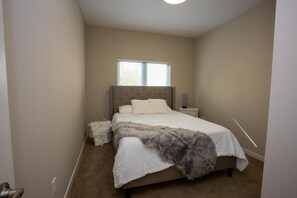 Room - Luxury 2BD/2BTH Apartment in Hingetown Ohio City (Cleveland)