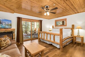 Smart-TV, Kamin, DVD-Player, Videothek