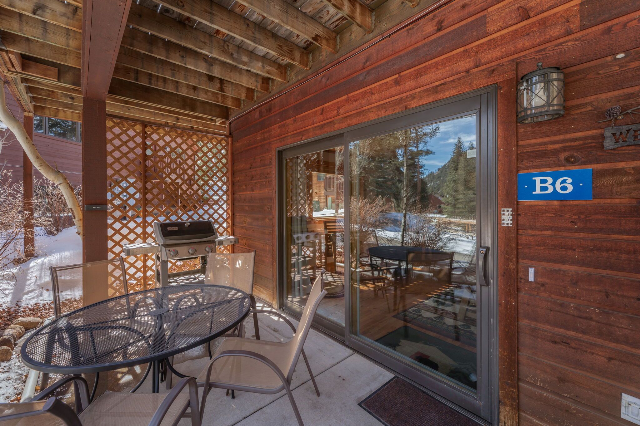 Outdoor dining
