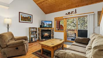 Smart TV, fireplace, DVD player, video library