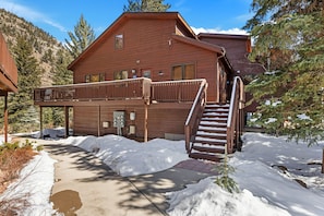 Exterior - Riverfront Hideaway • Private Hot Tub • Close to RMNP (Estes Park)