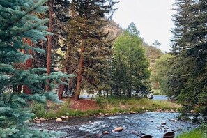 Property grounds - Quiet Fall River Escape • Fireplace • Close to RMNP (Estes Park)