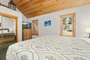 2 slaapkamers, een strijkplank/strijkijzer, gratis wifi, beddengoed