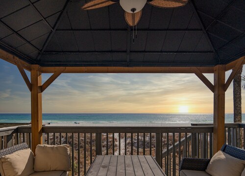 Dolphin Waves Townhouse Unit 24  - PCB - 50 Yards to the beach! Pet Friendly