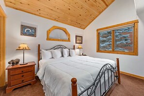 2 bedrooms, iron/ironing board, free WiFi, bed sheets - Fall River Hideaway • Fireplace • Close to RMNP (Estes Park)