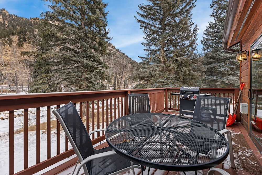 Bugle Pointe A10 by Estes Park Condos – Entire Place