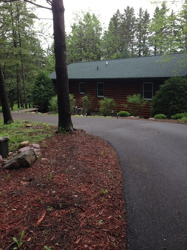 Property grounds - Discover Lone Pine: The Perfect Space for Families (Birchwood)