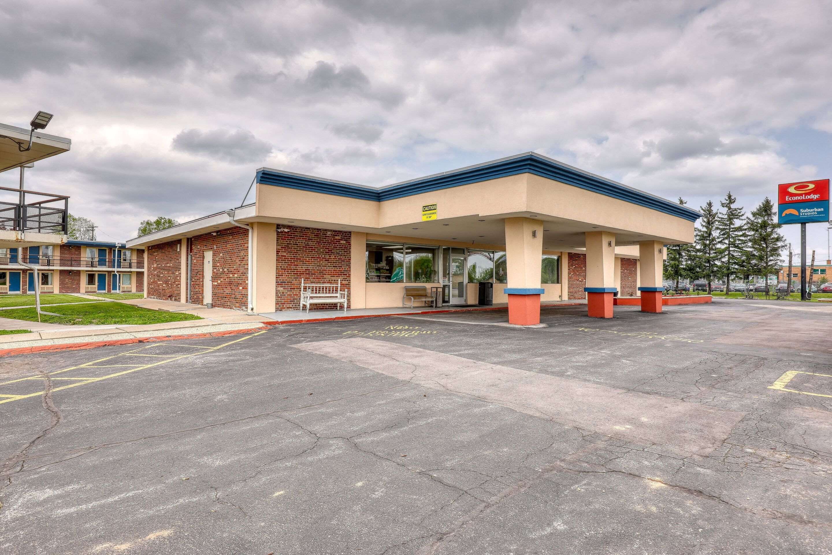 Photo - Suburban Studios Neenah-Appleton