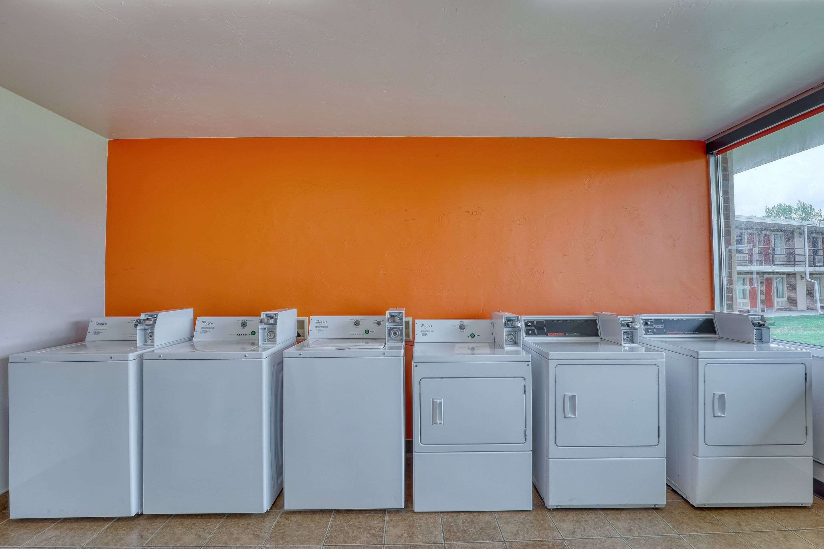 Foto - Suburban Studios Neenah-Appleton