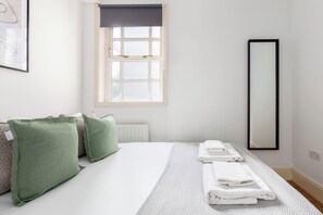 2 quartos, ferros/tábuas de passar roupa, Wi-Fi de cortesia