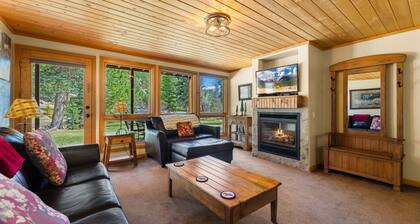 Fall River Suite • Jetted Tub• Fireplace • Close to RMNP