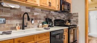 Creekside Suite 17 River View!