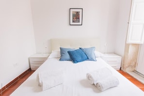 2 dormitorios, escritorio, tabla de planchar con plancha y wifi gratis