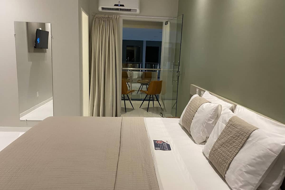 1 bedroom, in-room safe, desk, laptop workspace