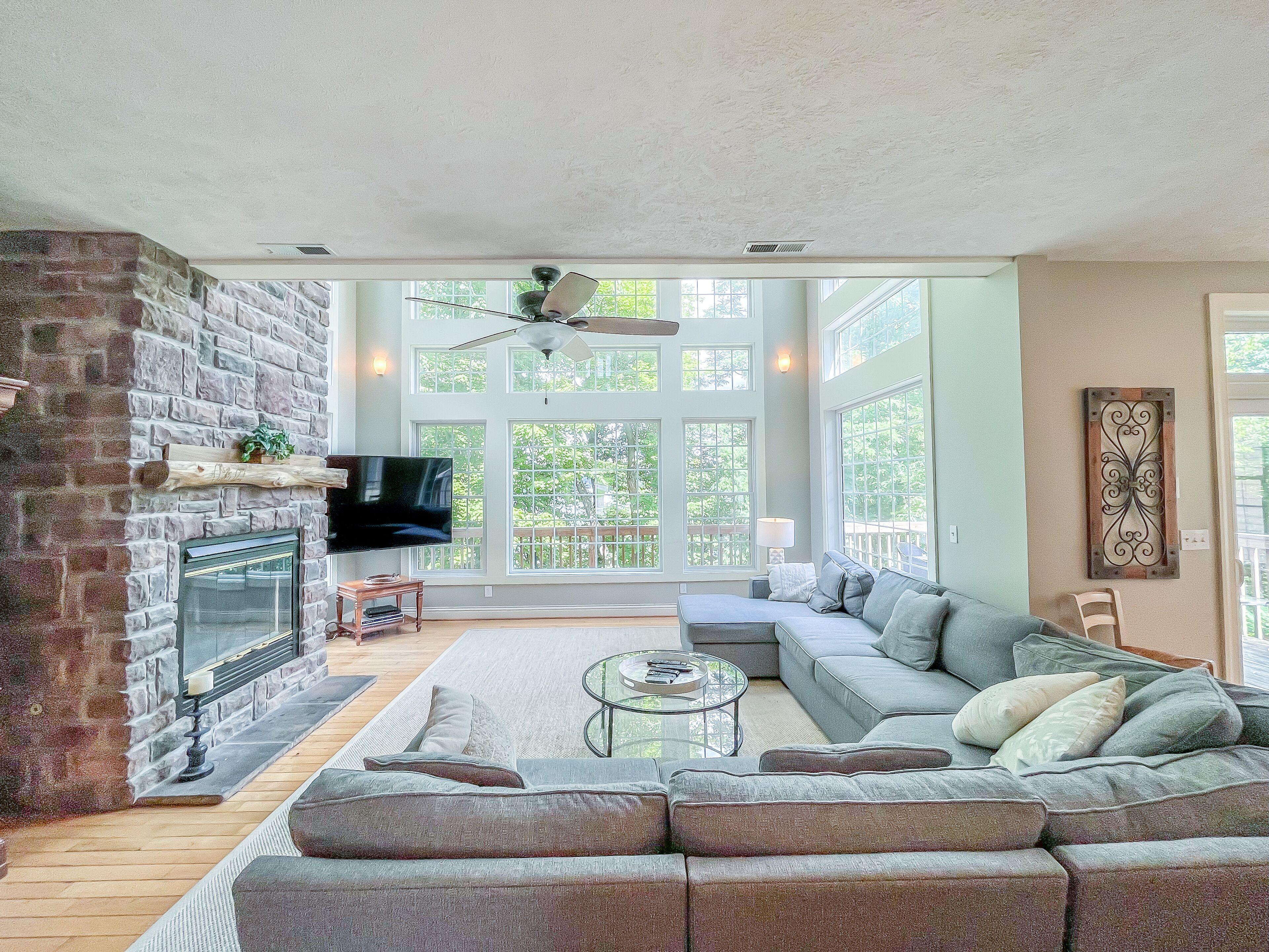 Smart-tv, pejs, bordfodbold