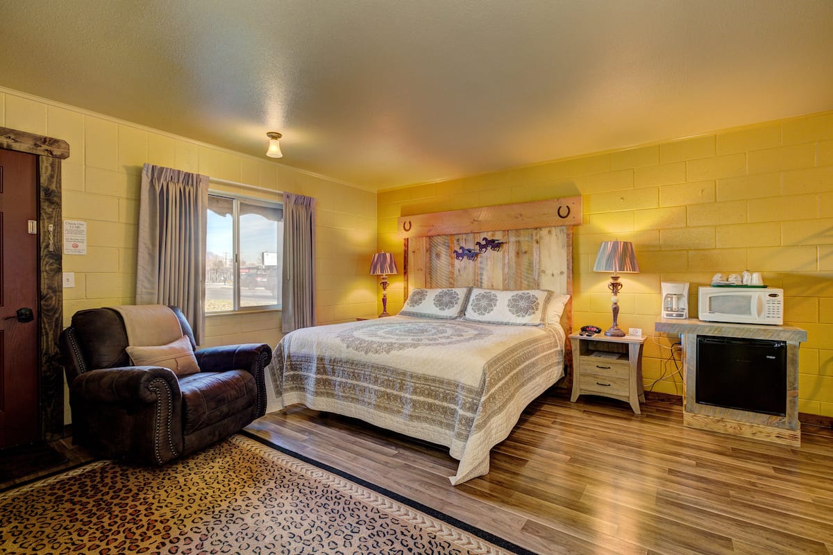 WiFi (free), individually decorated, individually furnished, bed sheets