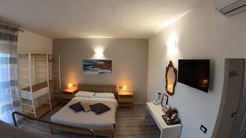 3 bedrooms, desk, iron/ironing board, travel crib