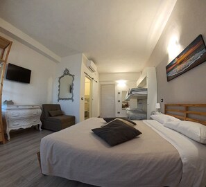 3 bedrooms, desk, iron/ironing board, travel crib