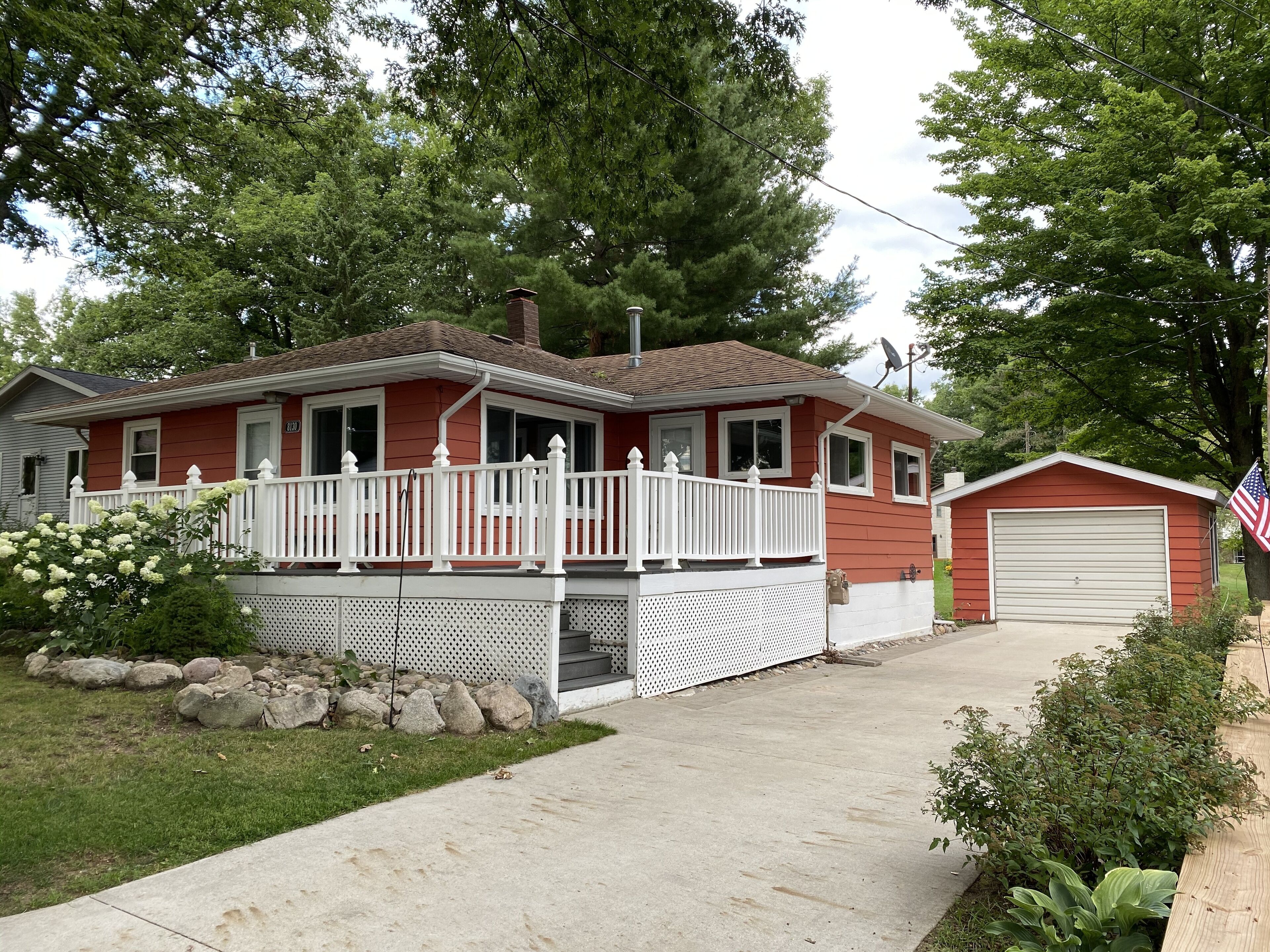 Cottage driveway, 3 vehicle max, Garage/three season room.