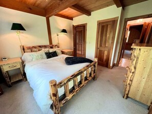 5 bedrooms, iron/ironing board, WiFi, bed sheets