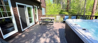 Ski In/Ski Out | Hot Tub | 2 King Beds | Fireplace
