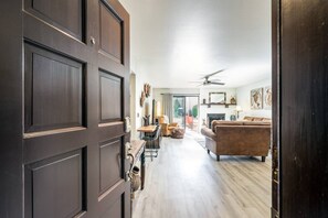 Smart-TV og stereoanlegg