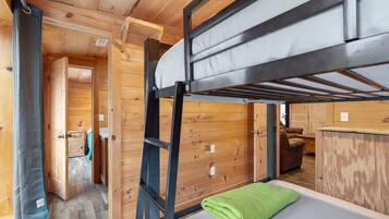 3 bedrooms, iron/ironing board, WiFi