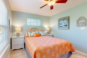 3 bedrooms, free WiFi, bed sheets - Pet Friendly, Shared Pool, Golf Cart Access (Port Aransas)