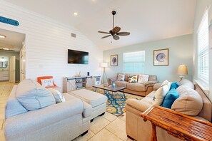 TV, Netflix, Hulu, streaming services