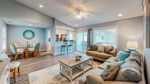 2nd Floor, Shared Pool, Pet Friendly, Golf Cart Access