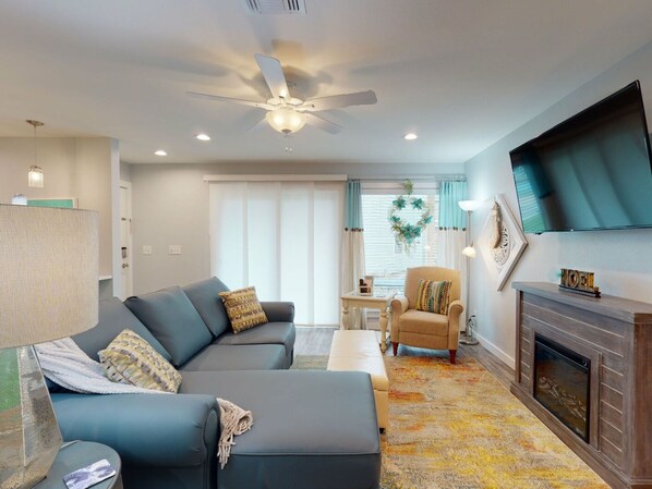 TV, fireplace