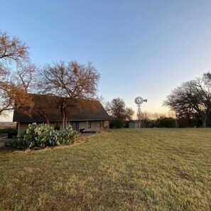 Property grounds - Bluebonnet Ridge -- Historical Family Farm! (Belton)