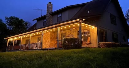 Bluebonnet Ridge -- Historical Family Farm!