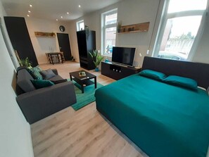 1 chambre, fer et planche à repasser, Wi-Fi, draps fournis